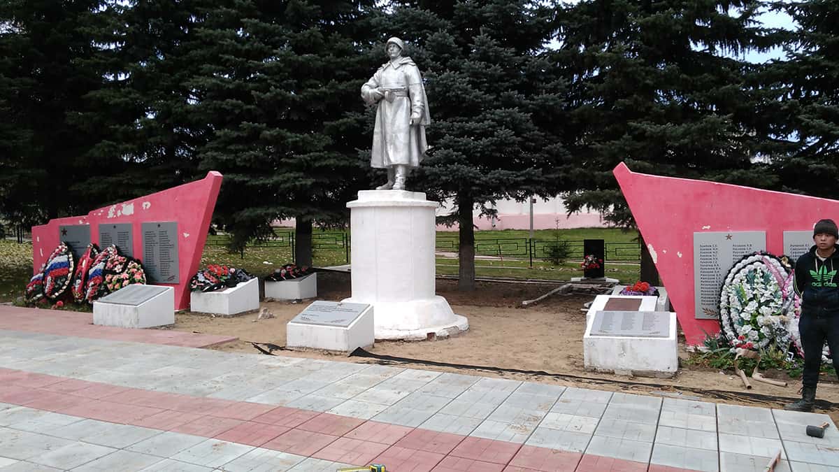 ЭнергоСтройСервис восстанавливает памятник в Детчино